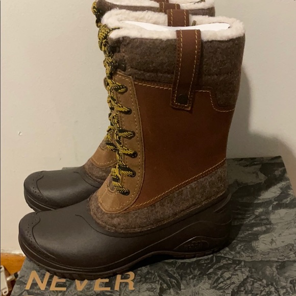 Women North Face boots - Picture 2 of 6